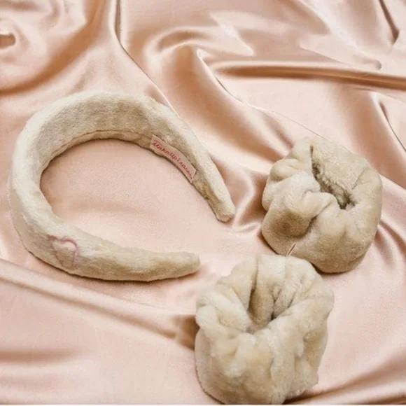 NWT The Original MakeUp Eraser Drip Eraser 3 Piece Spa Set in Sweet Cream SEALED - Picture 3 of 14